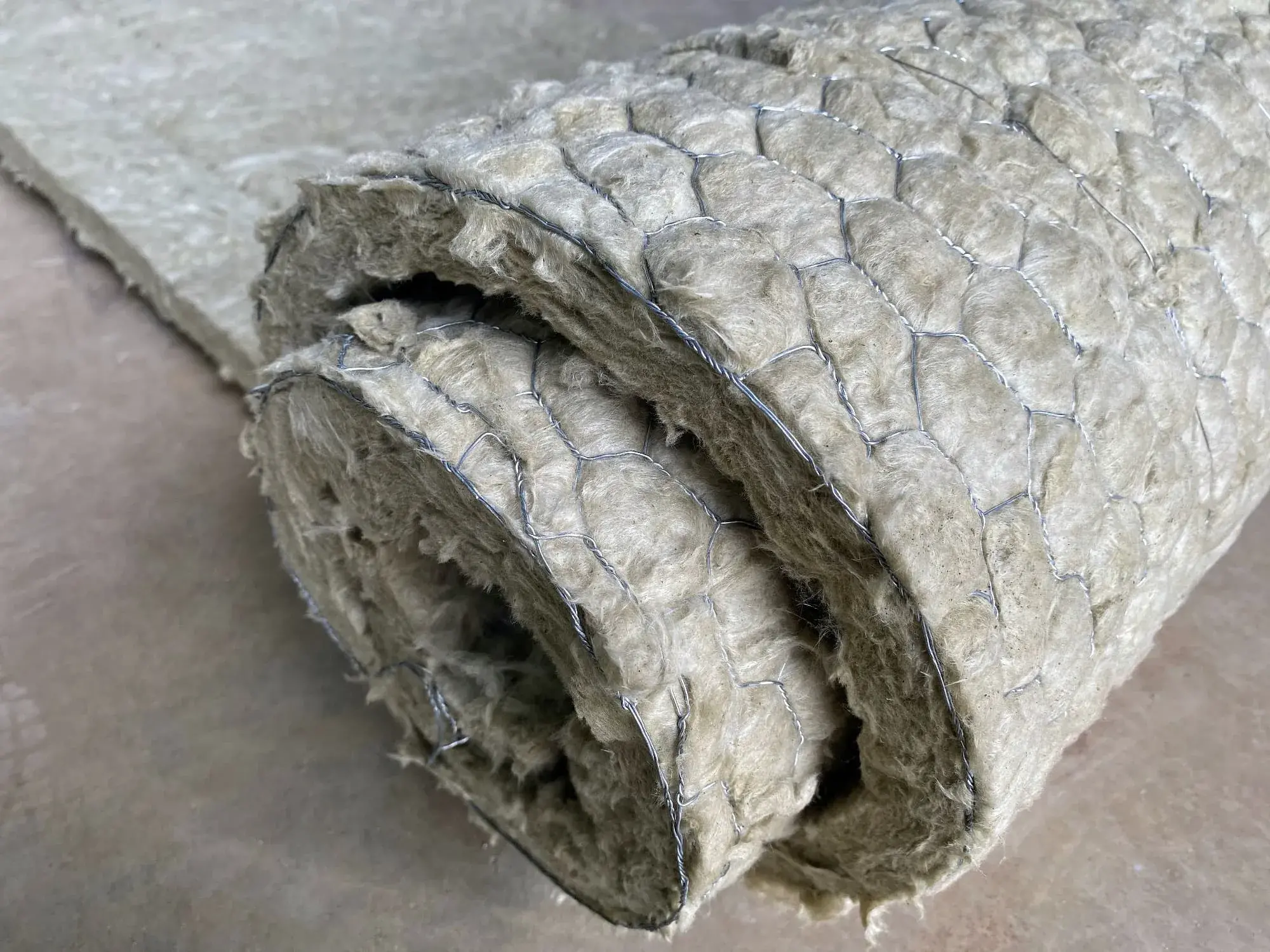 Freisetzung von Asbestfasern aus Faserzementplatten 